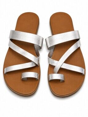 Le Chateau Metallic Leather Silver Strappy Sandals Sz 8